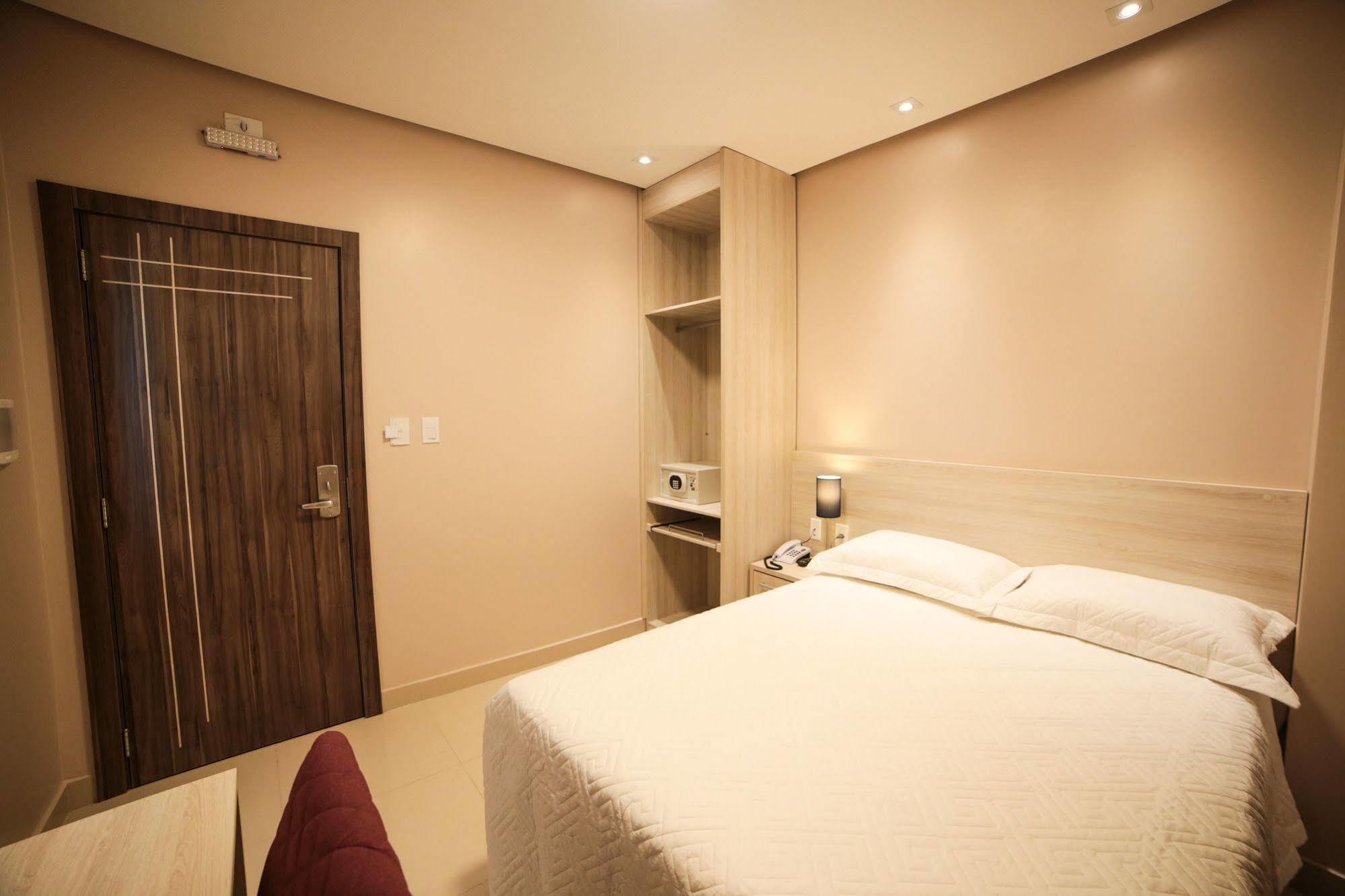 Hotel London Сантарен Экстерьер фото