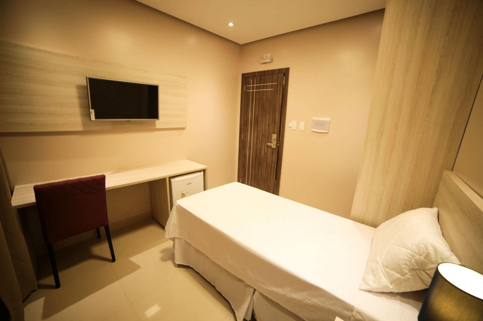 Hotel London Сантарен Экстерьер фото
