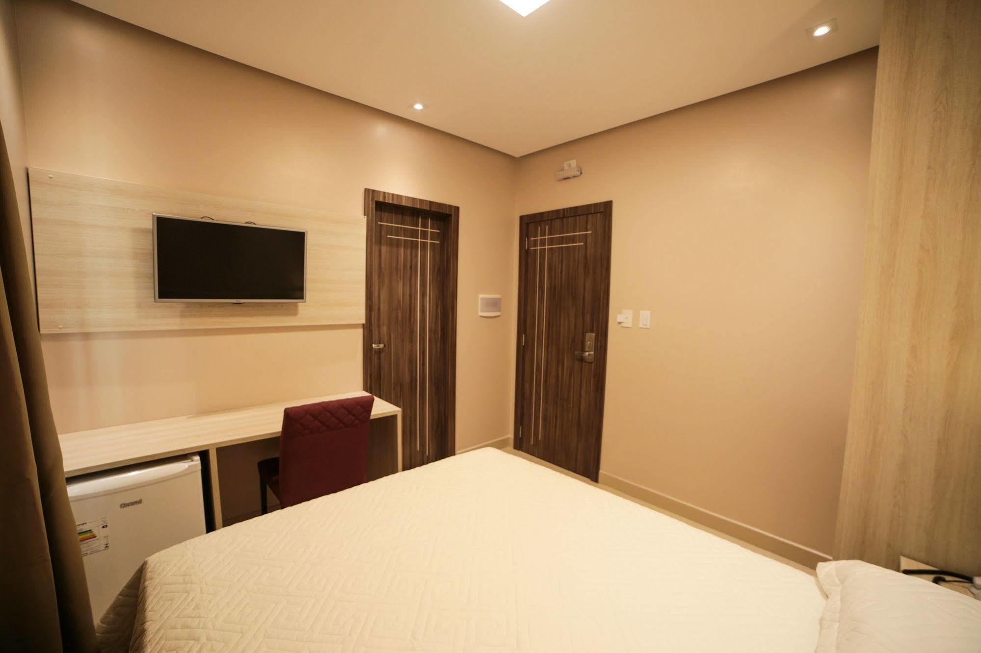 Hotel London Сантарен Экстерьер фото