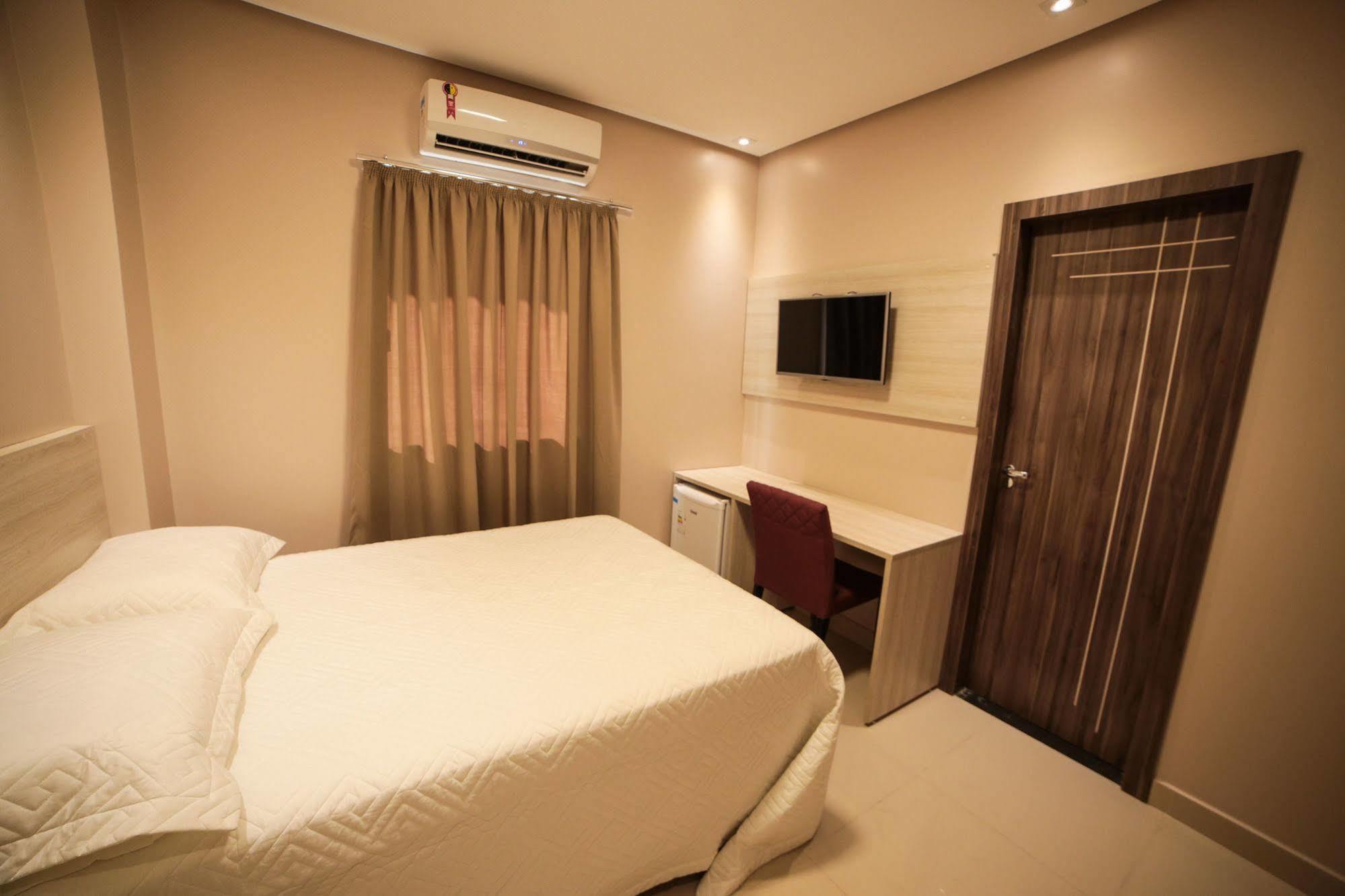 Hotel London Сантарен Экстерьер фото